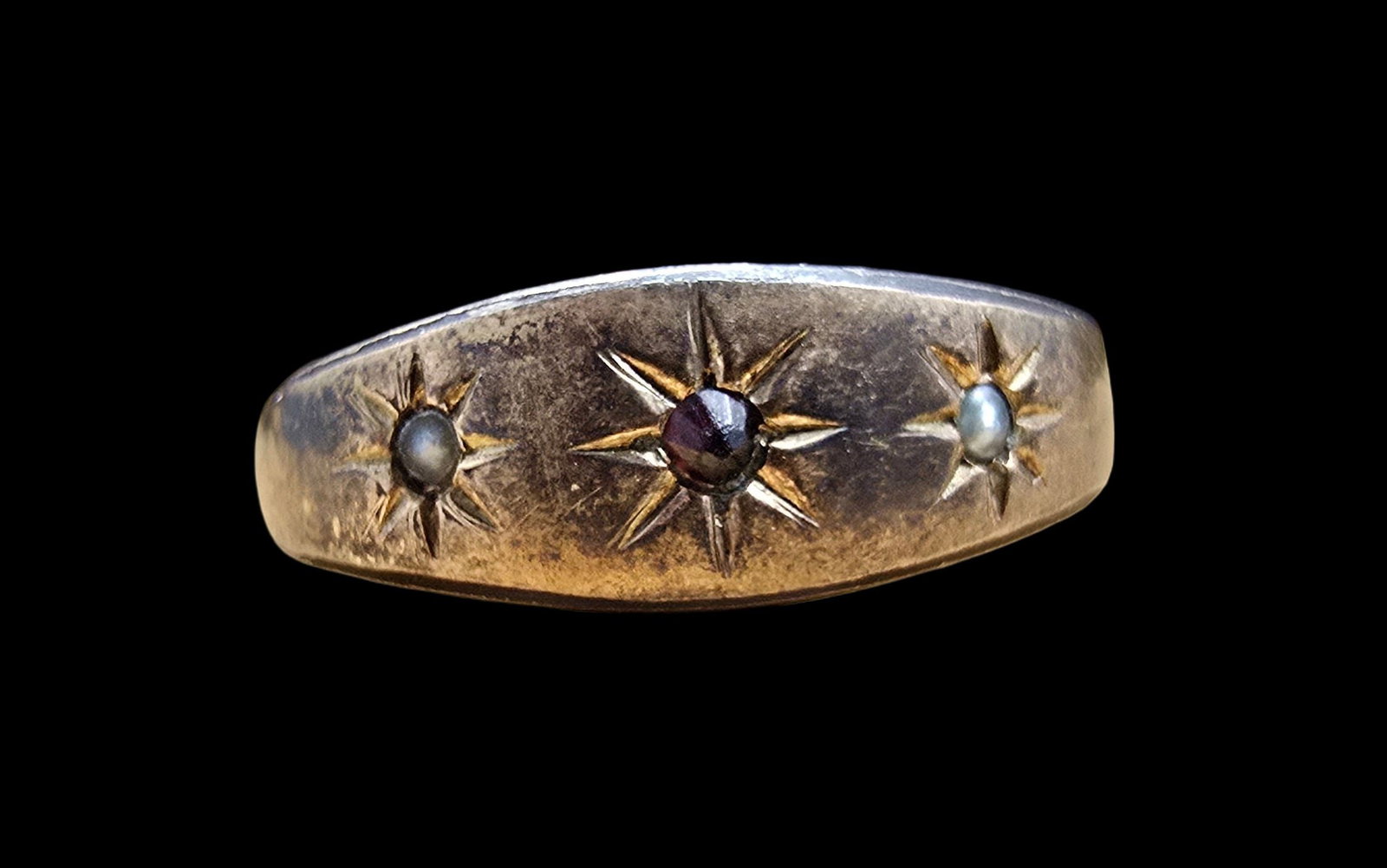 Beautiful Antique Gold Filled Ring & Gemstone Ring: Very good vintage condition with minor patina according to age. The ring is a size 9 and weighs ca. 1.5 grams.