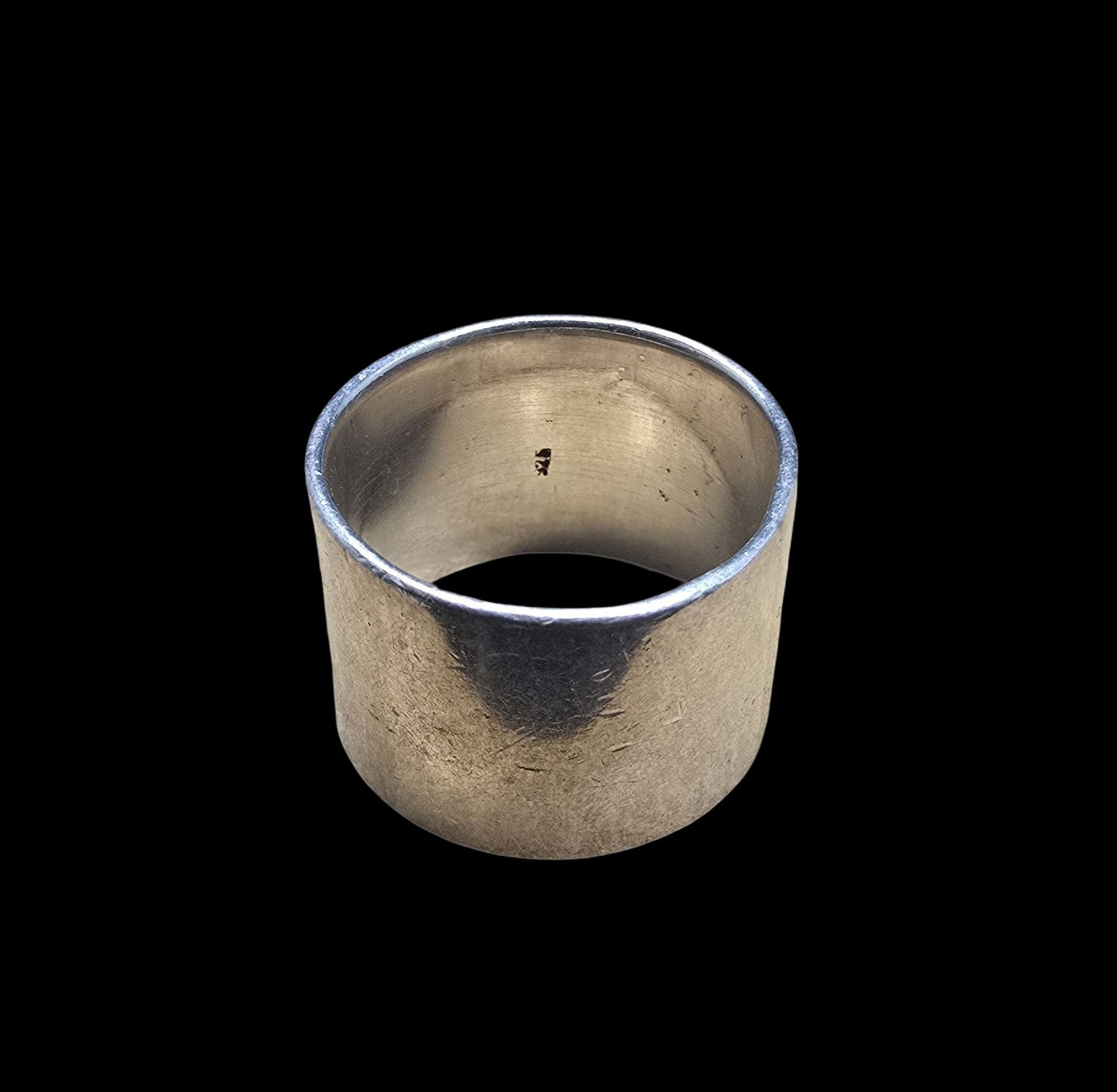 Beautiful Vintage Sterling Silver Band Ring: Very good vintage condition with minor patina according to age. The ring is a size 7.5 and weighs ca. 7.5 grams. Marked for Sterling Silver.