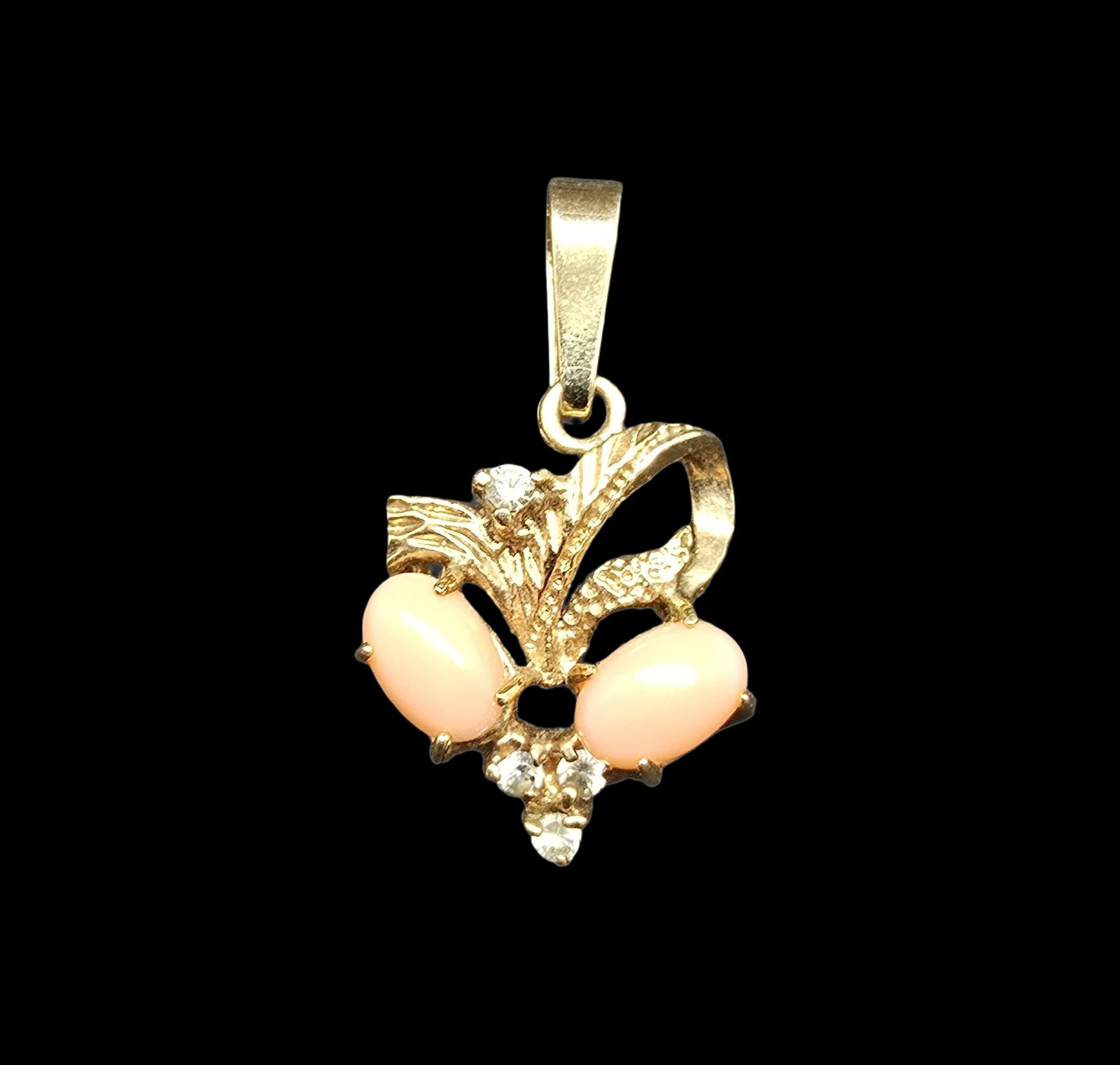 Gorgeous Vintage Gold Plated Sterling Silver & Gemstone Pendant Charm: Very good vintage condition with minor patina according to age. Measures approx. 1/2" wide and weighs ca. 1.5 grams. Marked for Sterling Silver.