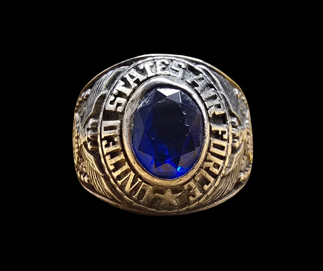 Amazing Vintage Sterling Silver & Blue Gemstone United States Air Force Ring: Very good vintage condition with minor patina according to age. The ring is a size 4 and weighs ca. 9 grams. Marked for Sterling Silver.