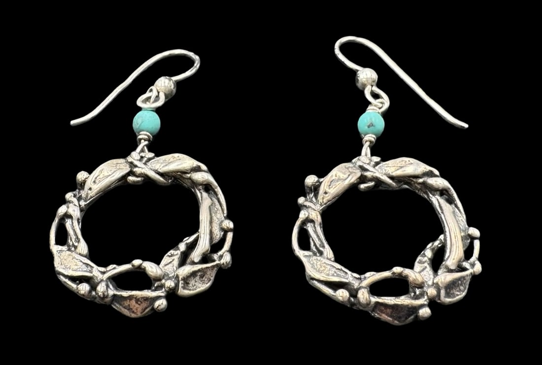 Vintage MARY ELVYN Sterling Silver & Turquoise Dangle Earrings: Very good vintage condition with minor patina according to age. Each measures approx. 1 1/2" long x 3/4" wide and they jointly weigh ca. 6.5 grams. Marked for Sterling Silver..