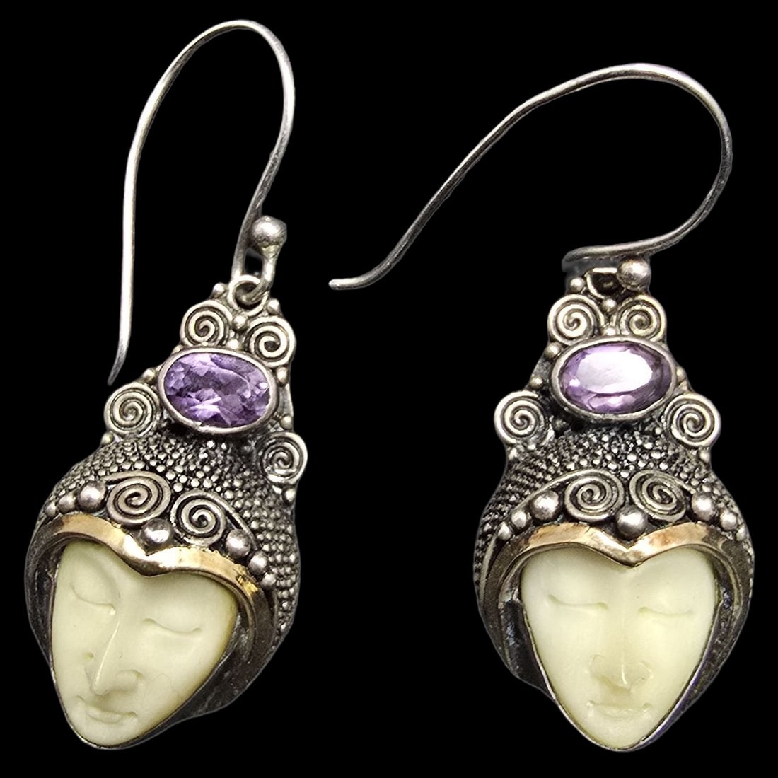 Rare Vintage Sterling Silver, 14K Gold Accents, Amethyst & Carved Faces Dangle Earrings: Very good vintage condition with minor patina according to age. Each measures approx. 1 1/2" long x 1/2" wide and they jointly weigh ca. 9 grams. Marked for Sterling Silver & 14K Gold