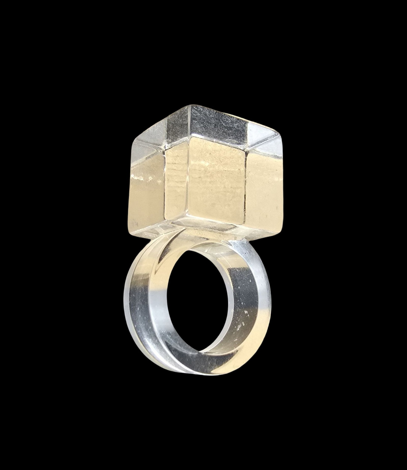 Stylish Vintage Clear Lucite Costume Jewelry Ring (1 of 5)