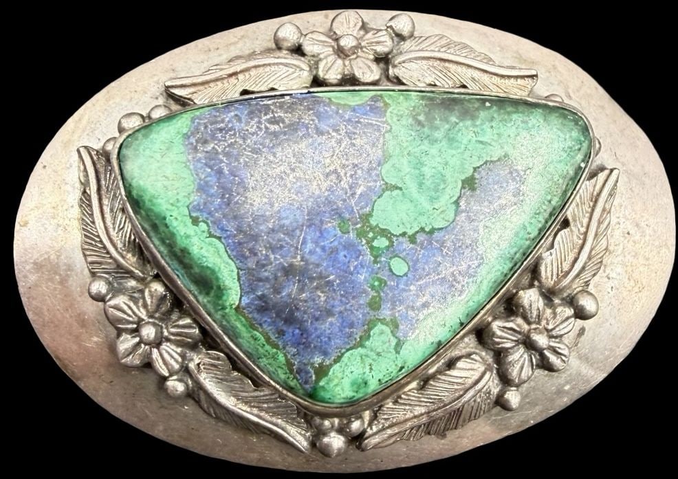 Stunning Ornate Vintage Gilt Sterling Silver & Green Turquoise Gemstone Pin Brooch: Very good vintage condition with minor patina according to age. Measures approx. 1 3/4" long and 1" wide and weighs ca. 15.8 grams. Marked Sterling Silver