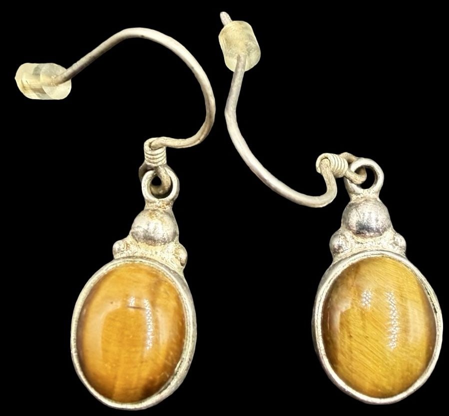 Beautiful Vintage Gilt Sterling Silver & Tiger Eye Gemstone Earrings: Very good vintage condition with minor patina according to age. Measures approx. 1 1/4" long and 1/4" wide and weighs ca. 4.2 grams. Tested for Sterling Silver