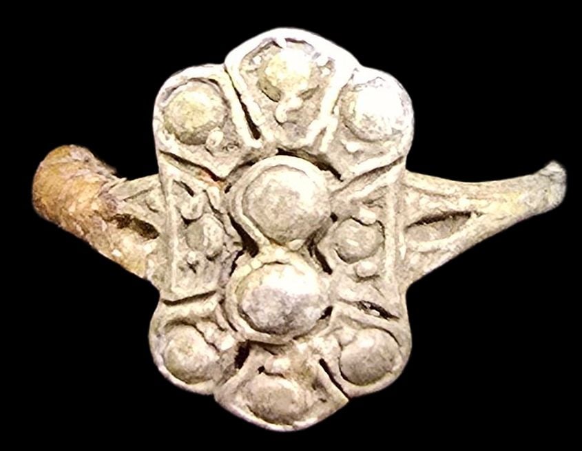 Vintage Mid-Century Sterling Silver Ring: Very good vintage condition with minor patina according to age. The ring is a size 7 and weighs ca. 2 grams. Marked Sterling Silver.