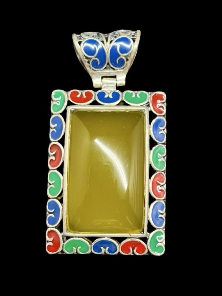 Stunning Vintage Asian Sterling 925 Silver, Gemstone & Cloisonne Enamel Pendant: Very good vintage condition with minor patina according to age. Measures approx. 2 1/8" long and 1 1/8" wide and weighs ca. 26 grams. Marked for 925 Sterling Silver.