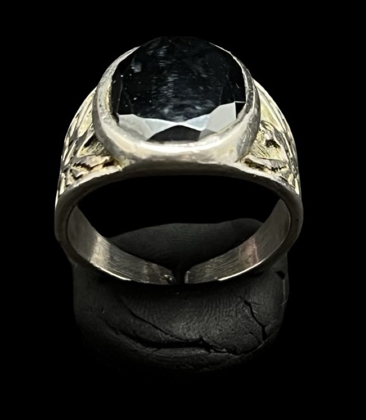 Ornate Vintage Native American Sterling Silver & Black Onyx Ring: Very good vintage condition with minor patina according to age. Measures approx. 3/4" long and 1/2" wide and weighs ca. 13.3 grams. The ring is a size 9. Marked for Sterling Silver.