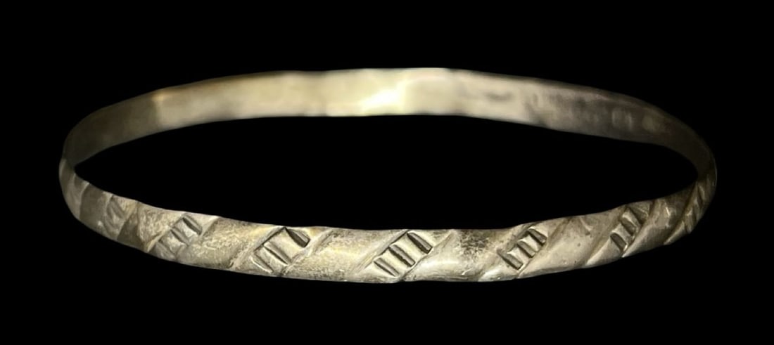 Gorgeous Vintage ca. 1960 TAXCO Mexico Sterling Silver Bracelet: Very good vintage condition with minor patina according to age. Measures approx. 8 1/8" long and weighs ca. 8.1 grams. Marked for Sterling Silver.