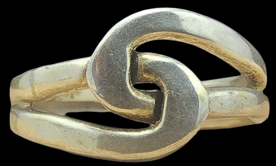 Stylish Vintage Mid-Century 925 Sterling Silver Ring: Very good vintage condition with minor patina according to age. The ring is a size 9 and weighs ca. 6 grams. Marked for 925 Sterling Silver.