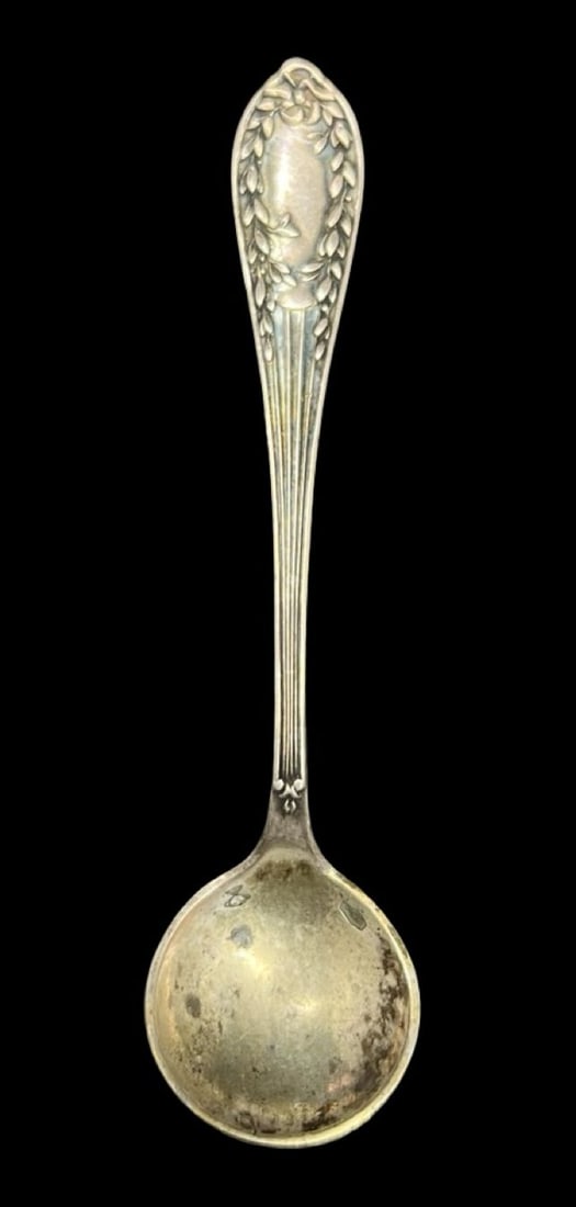 Gorgeous Ornate Antique Sterling Silver Salt Spoon: Very good antique condition with minor patina according to age. Measures approx. 3" long and 3/4" wide and weighs ca. 8.3 grams. Marked.