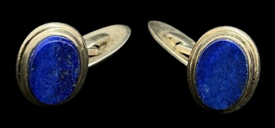 Beautiful Vintage Mid-Century European Gilt 835 Silver & Lapis Lazuli Cufflinks: Very good vintage condition with minor patina according to age. weighs ca. 12.1 grams. Marked for 835 Silver.