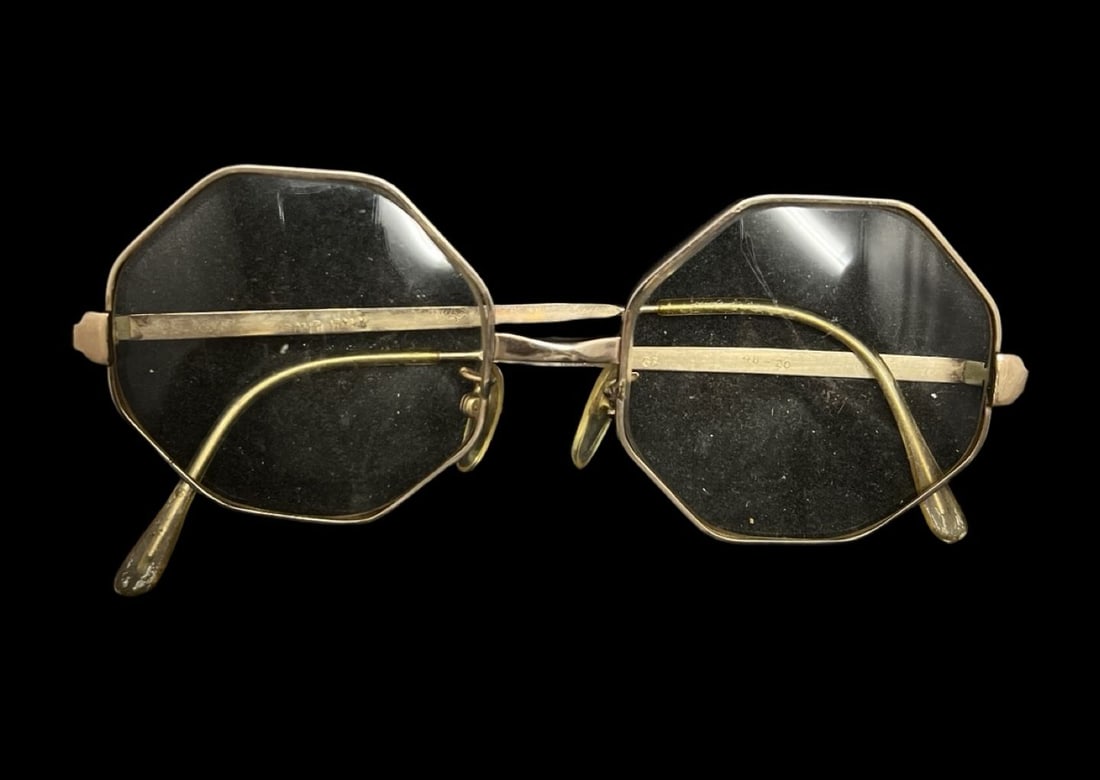 Gorgeous Antique 12K Gold Filled Glasses: Very good vintage condition with minor patina according to age. Measures approx. 5" long and 2" wide and weighs ca. 24.3 grams. Marked for 12K Gold Filled.