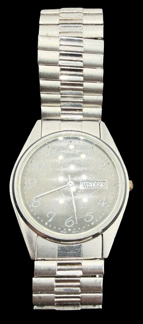 Gorgeous Vintage SPEIDEL Stainless Steel Silver Tone Quartz Watch.: Very good vintage condition with minor patina according to age. Dial measures approx. 1" long and 1" wide. Marked for SPEIDEL. Watch isn't working. Strap is Strechable.