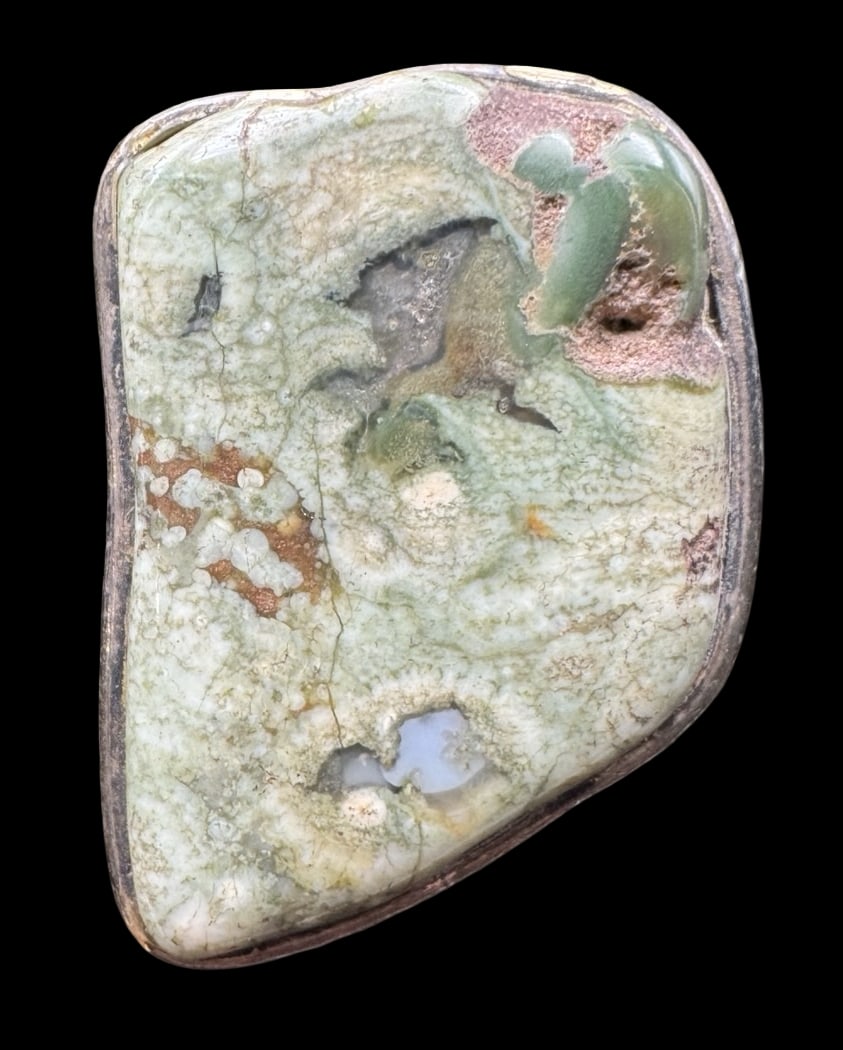 Massive & Ornate Vintage 925 Sterling Silver & Natural Stone Ring: Very good vintage condition with minor patina according to age. Measures approx. 1 1/8" long and 3/4" wide & weighs ca. 16.1 grams. The ring is a size 8. Marked for 925 Sterling Silver.