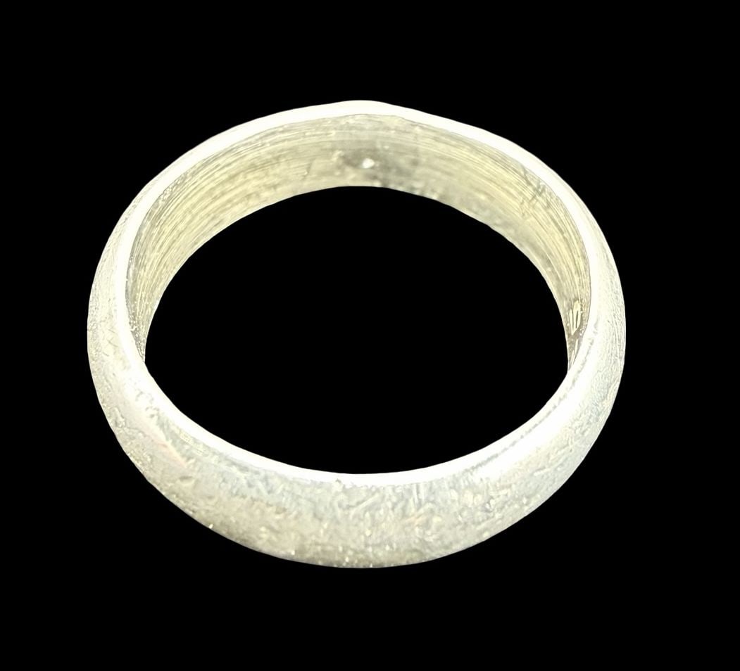 Amazing Vintage Sterling Silver Band Ring: Very good vintage condition with minor patina according to age. Weighs ca. 3.5 grams. The ring is a size 4 3/4". Marked for 925 Sterling Silver.