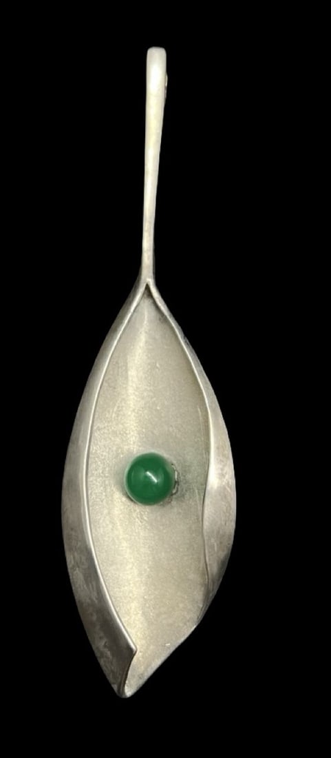 Beautiful & Unusual Vintage Mid-Century Modern European 800 Silver & Green Gemstone Leaf Shaped: Very good vintage condition with minor patina according to age. Measures approx. 3 3/8" long and 1" wide and weighs ca. 10 grams. Marked for 800 Silver.