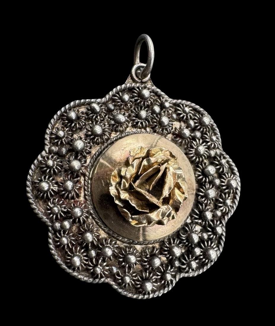Ornate Vintage 14K Yellow Gold & 950 Silver Filigree Pendant: Very good vintage condition with minor patina according to age. Measures approx. 1 1/8" in diameter & weighs ca. 5.4 grams. Marked for 14K Gold & 950 Silver.