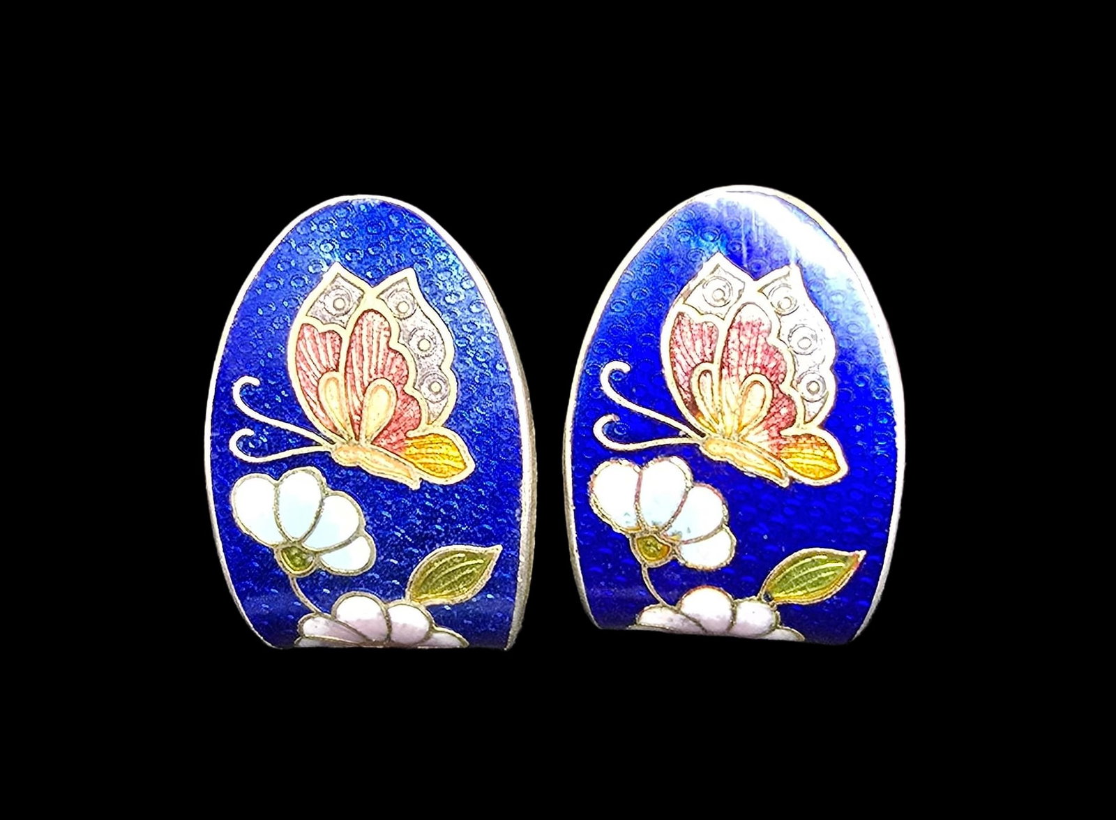 Beautiful Vintage Cloisonne Enamel Costume Jewelry Earrings /w Butterflies: Very good vintage condition with minor patina according to age. Each measures approx. 1" long and they jointly weigh ca. 8 grams.