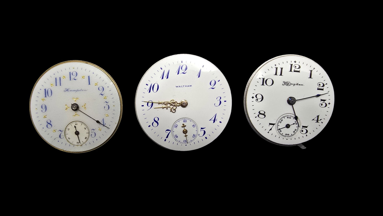 Lot of 3 Watch Movements /w White Dial: Very good vintage condition with minor patina according to age. The largest piece measures approx. 1" high and 1" wide and the entire lot weighs ca. 49 grams.