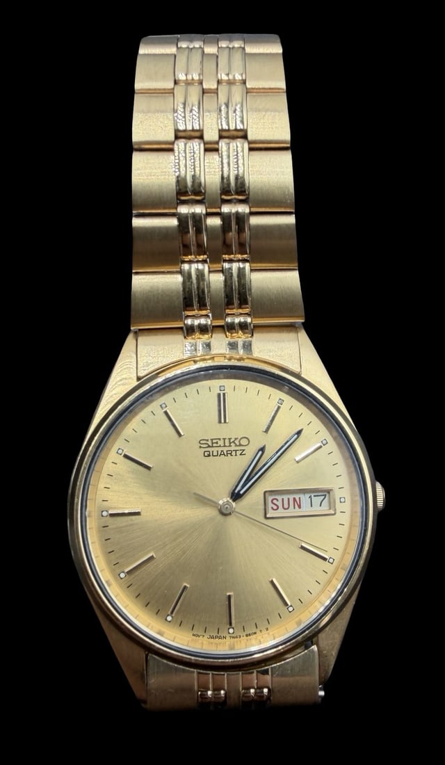 Beautiful Ornate Vintage SEIKO Stainless Steel Watch /w Box: Very good vintage condition with minor patina according to age. Dial measures approx. 1 1/4" long and 1 1/4" wide and weighs ca. 79.2 grams. Marked for SEIKO. The timepiece is functional