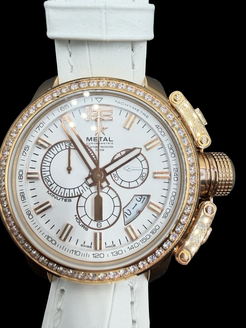 Stunning Vintage METAL CHRONOMETRIE Stainless Steel & Clear Rhinestone Cluster Dial Ladies Watch /w: Very good vintage condition with minor patina according to age. Dial measures approx. 1 1/2" long and 1 1/2" wide and weighs ca. 110 grams. Marked for METAL CHRONOMETRIE. The timepiece is working.