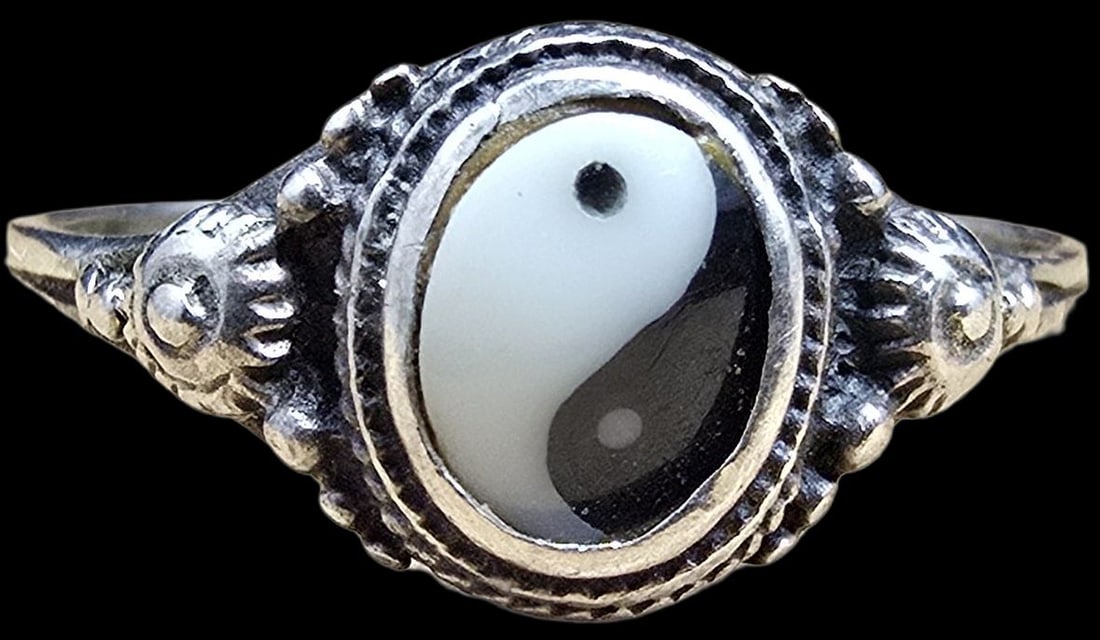 Unusual Vintage Sterling Silver & Enamel YIN YANG Ring: Very good vintage condition with minor patina according to age. The ring is a size 9 and weighs ca. 2 grams. Marked for Sterling Silver.