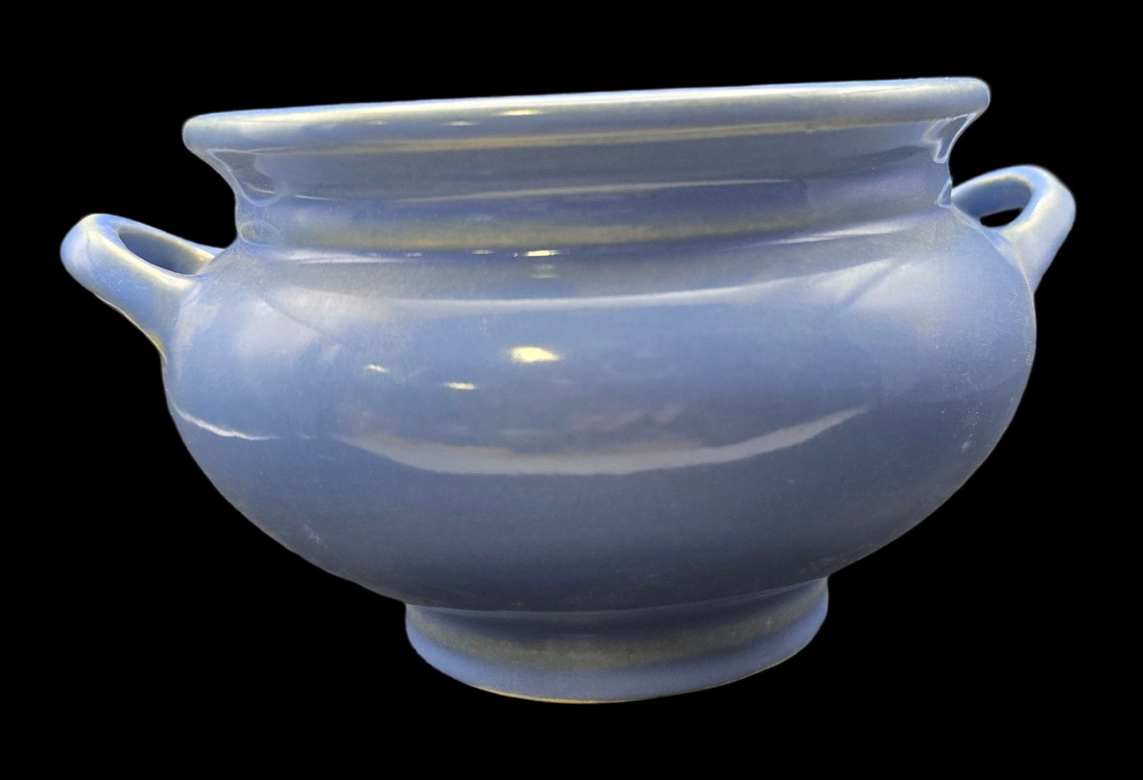 Vintage ROSEVILLE Art Pottery ROSECRAFT Solid Colors Blue Ceramic Bowl: Very good vintage condition with minor wear according to age, please see pictures. No cracks or repairs. Measures approx. 3 1/2" high x 5 1/2" in diameter. Marked.