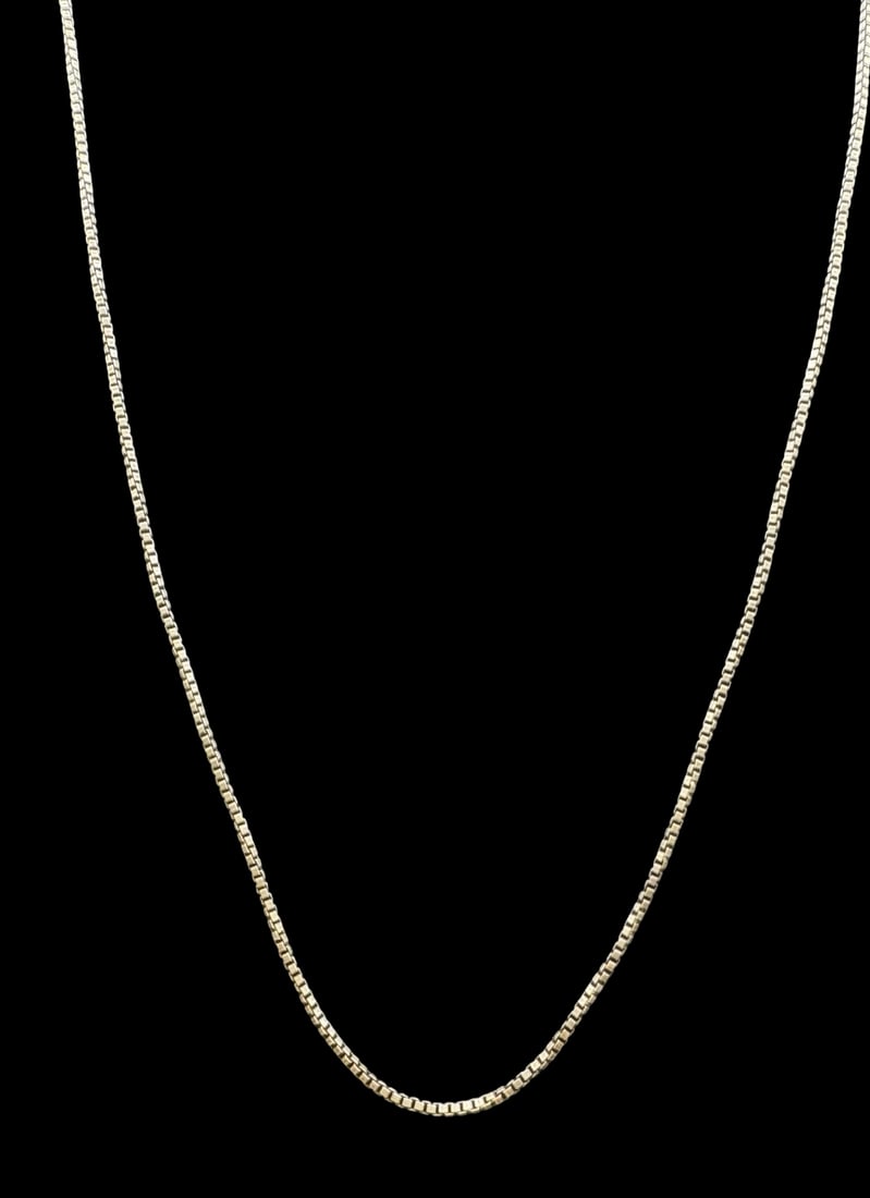 Amazing Vintage Sterling Silver Chain Necklace: Very good vintage condition with minor patina according to age. Measures approx. 15" long x 1/8" wide and weighs ca. 2.2 grams. Marked for Sterling Silver.