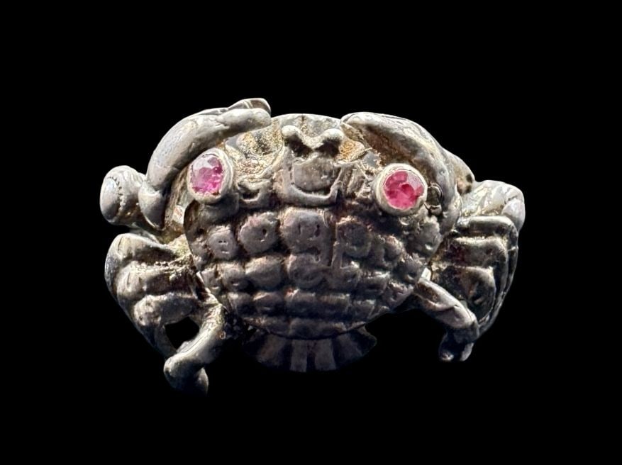 Gorgeous Ornate Vintage Hand Made Sterling Silver & Ruby Crab Puzzle Ring: Very good vintage condition with minor patina according to age. The ring is a size 6 and weighs ca. 5.6 grams. Marked for Sterling Silver.