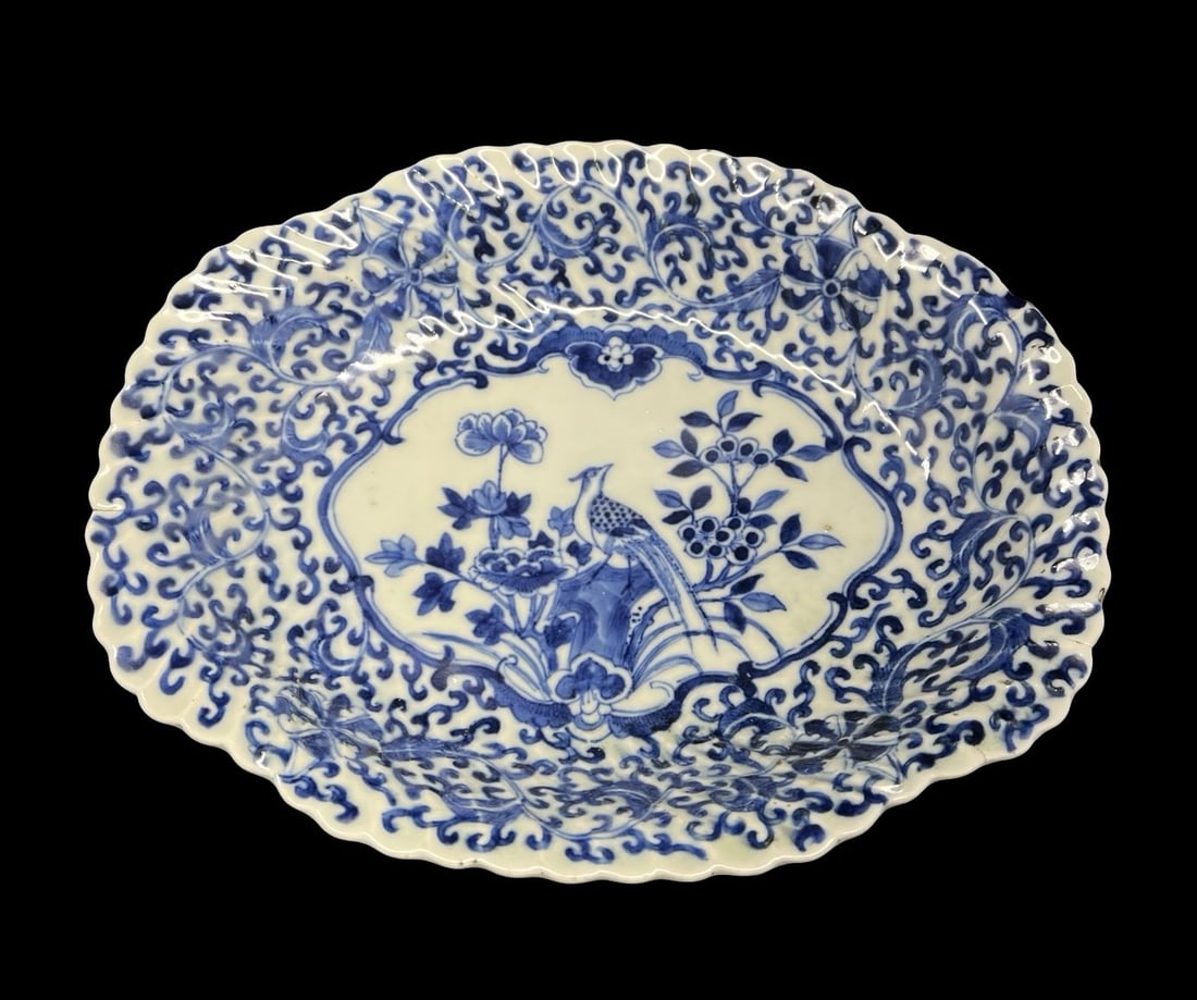 Rare Antique Qianlong Period (Chien Lung, 1736?1795) Chinese Underglaze Blue & White Export: Very good antique condition; no chips, cracks or repairs. Measures approx. 8" long and 10" wide and 2" high.