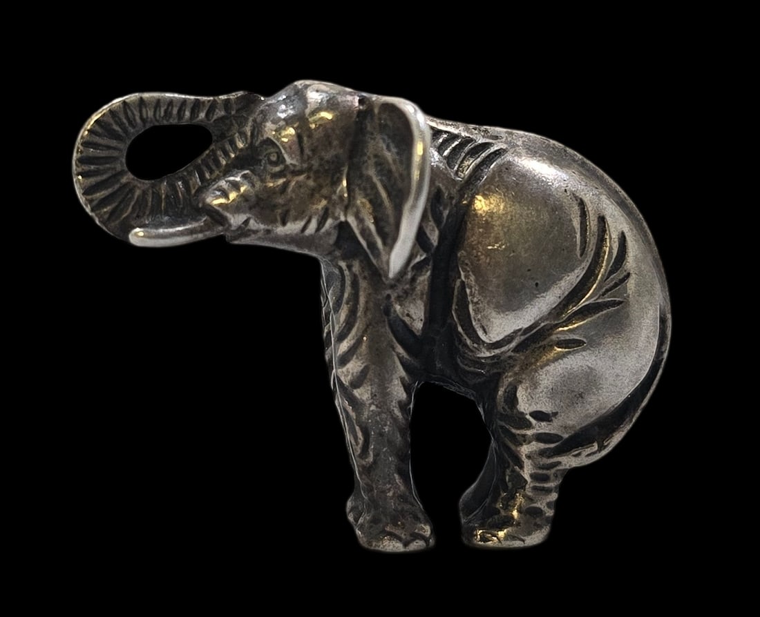 Resplendent Vintage Sterling Silver Elephant Figurine (1 of 6)