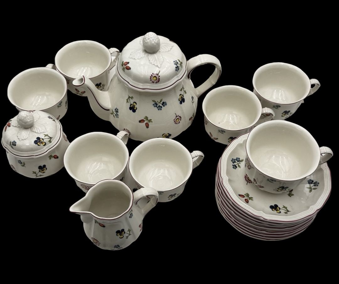 Vintage VILLEROY & BOCH Petite Fleur Floral Pattern Porcelain Set: Very good vintage condition; no chips, cracks, or repairs. The largest piece measures approx. 6" long, 6" wide, 7" high. Marked.