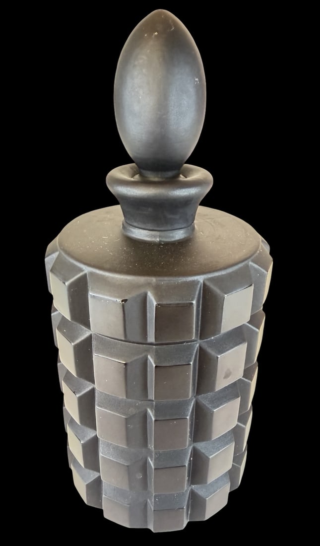 Vintage Art Deco French Black Art Glass Perfume Bottle: Very good vintage condition with minor patina according to age; minor flea bites and a chip to the base of the stopper (not visible when stopper is in place). Measures approx. 7" high x 3" in diameter