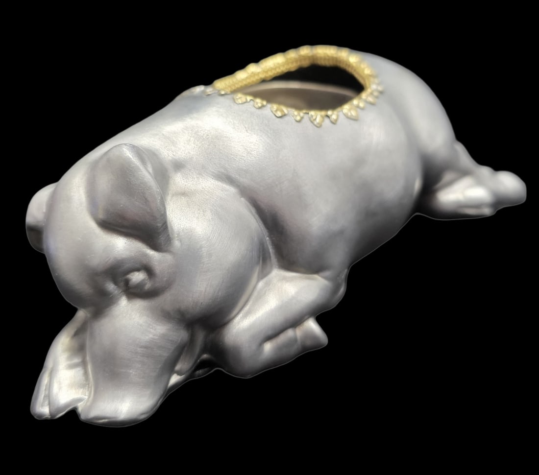 Whimsical Vintage Morton's Steakhouse Pewter Pig Tealight Holder: Very good vintage condition with minor wear and patina according to age. Measures approx. 2 1/4" high x 7 1/2" long x 4" wide; the hole diameter is ca. 2 1/8" in diameter. Original sticker on the bott