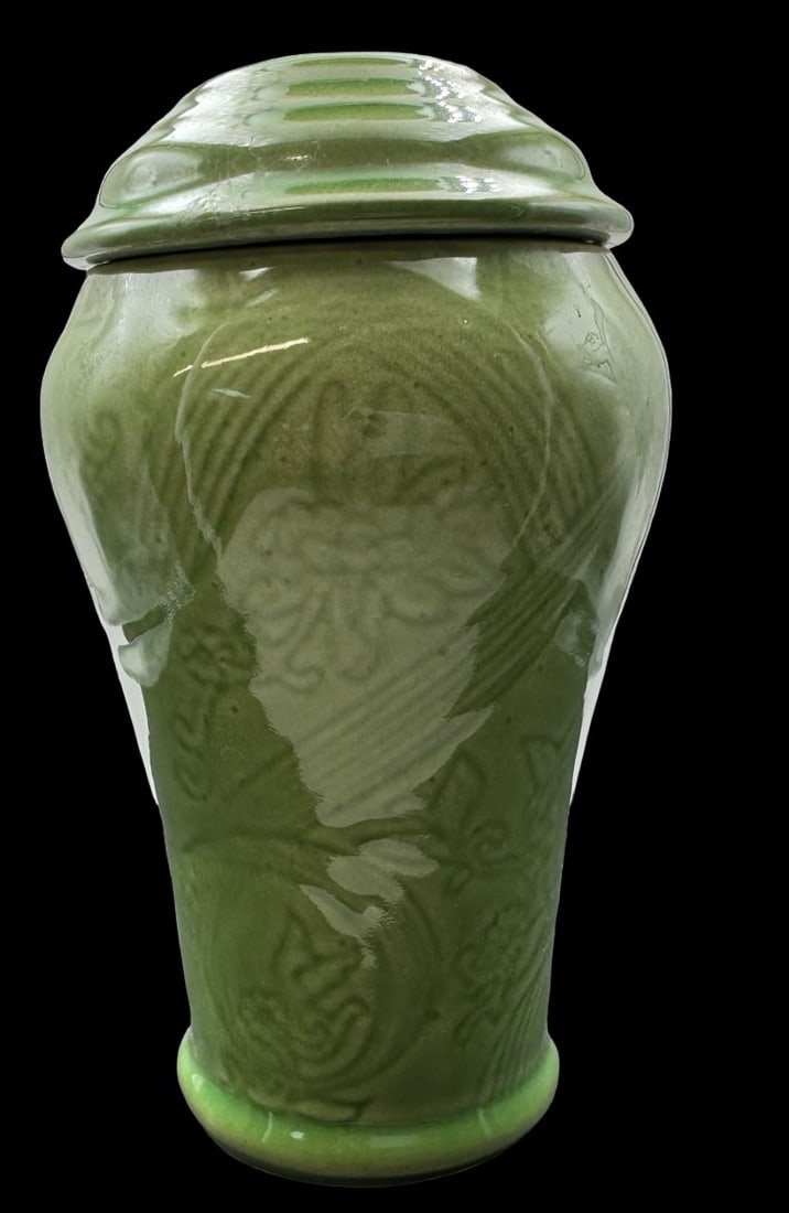 Vintage MAX FACTOR Jade Green Art Pottery Jar w/ Lid: Very good vintage condition. no chips, cracks or repairs. Measures approx. 7" high x 4" wide.