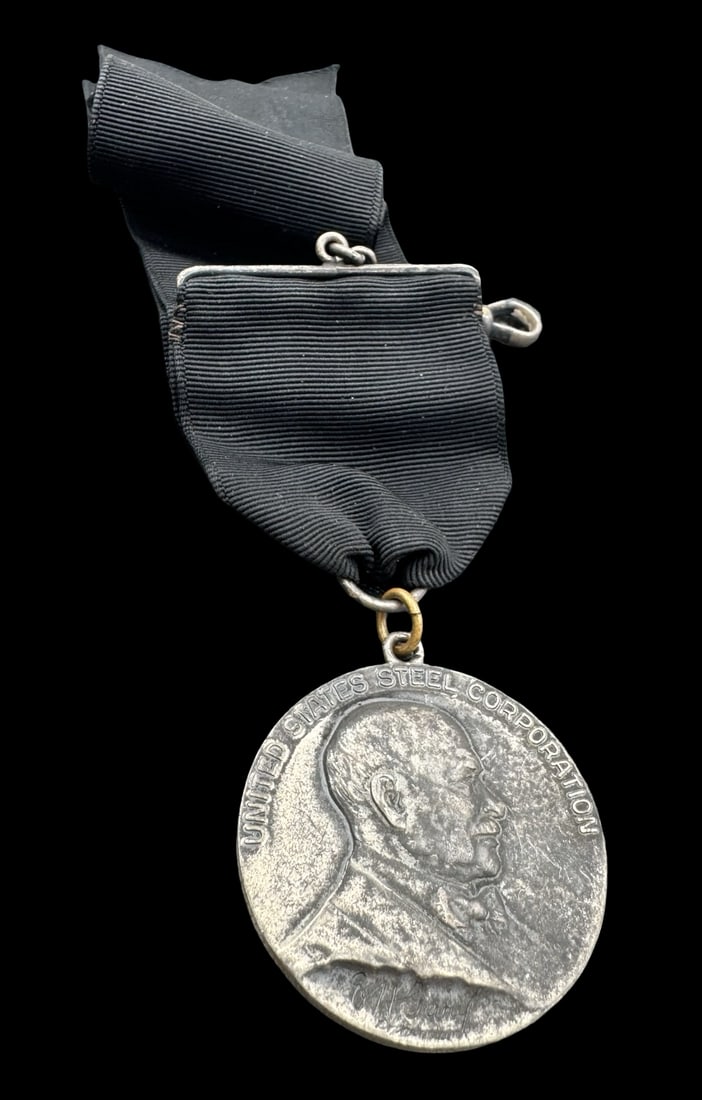 Vintage Sterling Silver United Steel Corp. 30 Years Service Medal: Very good vintage condition with minor patina according to age. Measures approx. 1 1/4" in diameter & weighs ca. 27.8 grams. Marked for Sterling Silver.