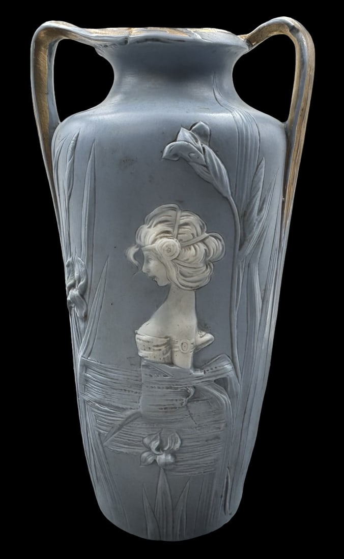 Antique Art Nouveau Blue Porcelain Vase w/ Cameo Style Portraits and Gold Acccents: Very good Antique condition. No chips, cracks, or repairs. Measures approx. 7" high x 4" wide.