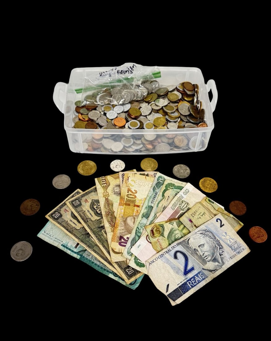 Collection of International Coins & Notes: Very good vintage condition with minor patina according to age.