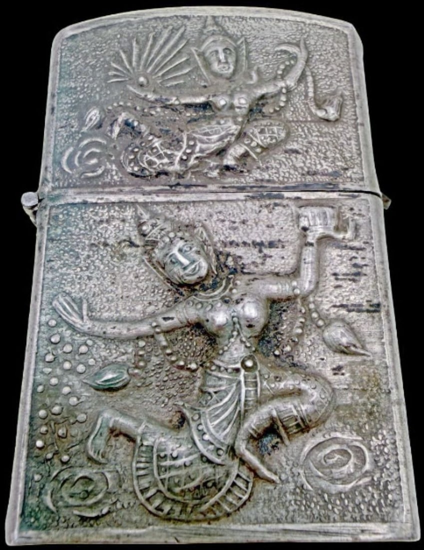 Stunning Ornate Vintage Siamese Sterling Silver Lighter: Good vintage condition w/ patina and wear according to age and use, see pictures. Measures approx. 2 1/4" long , 1 1/4" wide and 1/2" high and weighs ca. 46.9 grams. Marked Sterling Silver.