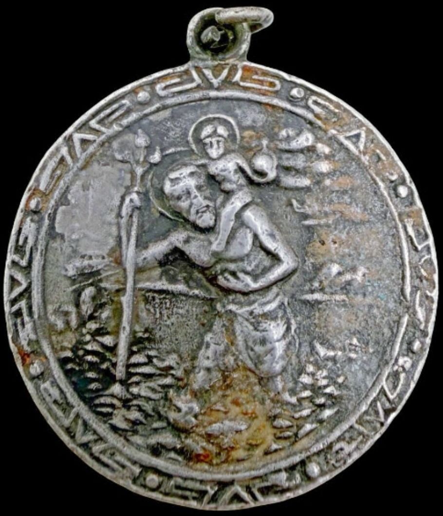 Gorgeous Vintage TAXCO Mexico Sterling Silver St. Christopher Medal Pendant: Good vintage condition w/ patina and wear according to age and use, see pictures. Measures approx. 1 1/2" long and 1 1/2" wide and weighs ca. 9.8 grams. Marked Sterling Silver & Taxco Mexico