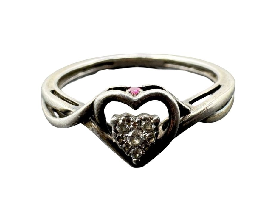 Gorgeous Vintage Sterling Silver Promise Ring w/ Heart & Pink Sapphire: Good vintage condition w/ patina and wear according to age and use, see pictures. Measures approx. 1" long, 3/4" wide. Weighs approx. 1.71 grams. Marked for Sterling Silver.