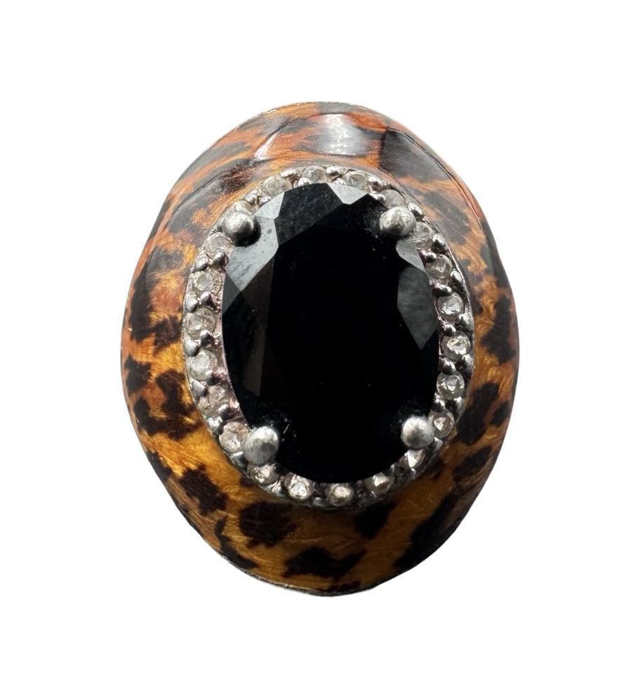 Very Unusual Vintage SIGAL Sterling Silver, Black Onyx & Leopard Enamel Ring: Good vintage condition w/ patina and wear according to age and use, see pictures. Measures approx. 1" long, 1" wide. Weighs approx. 10.65 grams. The ring is a size 9. Marked for Sterling Silver & SIGA