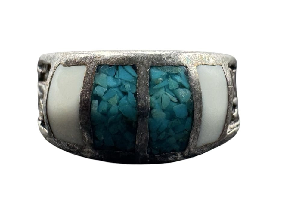 Beautiful Vintage Sterling Silver Ring w/ Crushed Turquoise & White Gemstone Inlay: Good vintage condition w/ patina and wear according to age and use, see pictures. Measures approx. 1" long, 1/2" wide. Weighs approx. 3.77 grams. The ring is a size is 5. Tested for Sterling Silver.