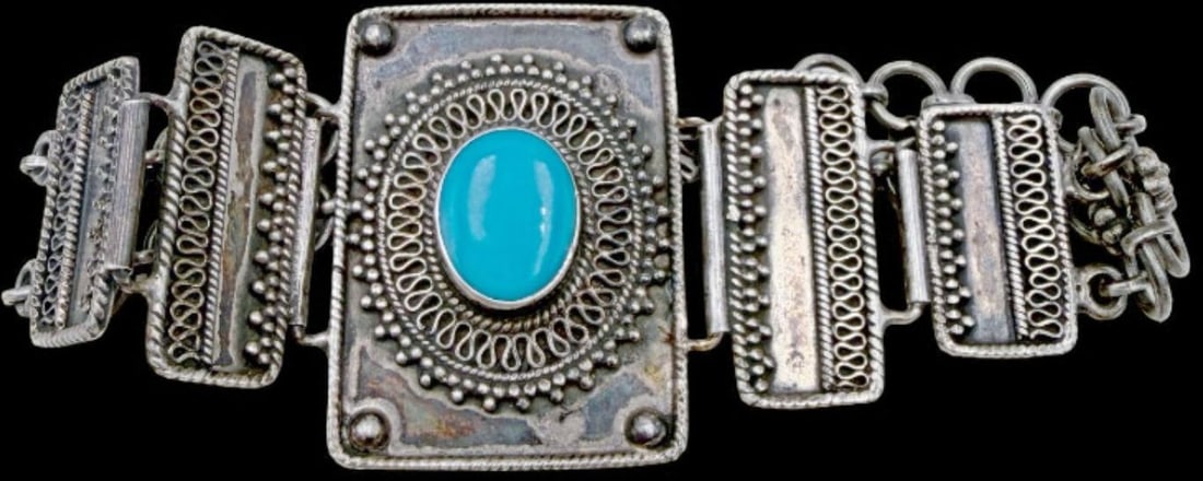 Ornate Vintage 825 Silver Filigree Blue Gemstone Hinged Bracelet: Good vintage condition w/ patina and wear according to age and use. See pictures. Measures 2 1/2" in diameter and 7.85" in circumference. Largest pendant stone measures approx. 2 1/2" long and 1 1/2" 