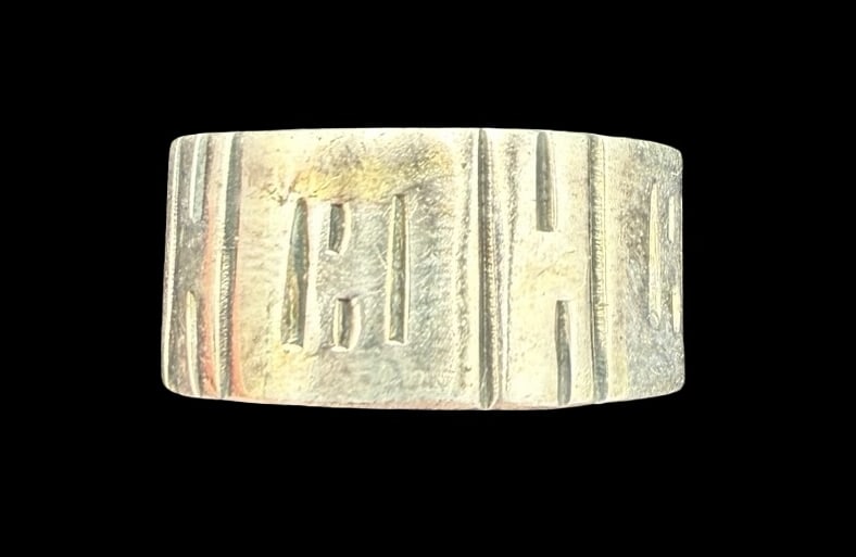 Gorgeous Ornate Vintage Sterling Silver Ring: Good vintage condition w/ patina and wear according to age and use, see pictures. Weighs ca. 9 grams. The ring is a size 7 1/2. Tested for Sterling Silver