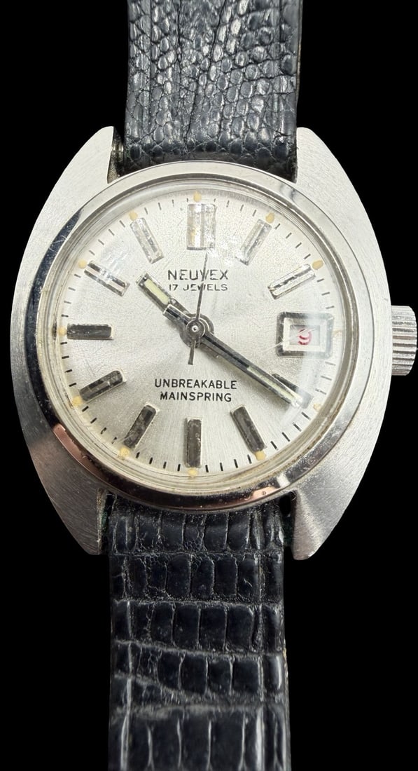 Gorgeous Vintage NEUVEX Stainless Steel Gold Tone 17 Jewels w/ Brown Leather Strap Quartz Watch: Good vintage condition w/ patina and wear according to age and use, see pictures. Measures approx. 3/4" long and 3/4" wide. Marked for NEUVEX. Watch isn't working.
