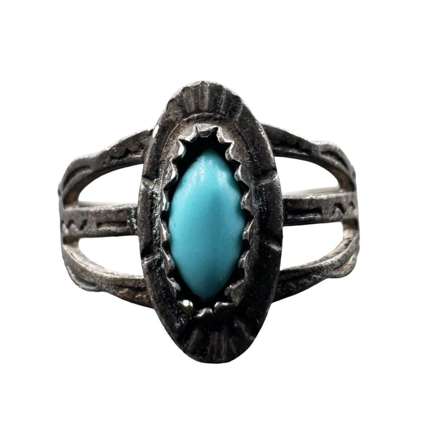 Beautiful Vintage Mid-Century Native American Navajo BELL TRADING CO. Sterling Silver & Turquoise: Good vintage condition w/ patina and wear according to age and use, see pictures. Measures approx. 1/2" long, 1/2" wide. Weighs approx. 1.66 grams. The ring is a size is 2. Tested for Sterling Silver.