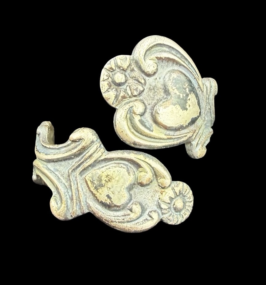 Beautiful Vintage 1970s Avon Treasured Heart Sterling Silver Wrap Spoon Ring: Good vintage condition w/ patina and wear according to age and use, see pictures. Measures approx. 3/4" long and 1/2" wide and weighs ca. 7.8 grams. The ring is a size is 7.5. Marked Sterling Silver.