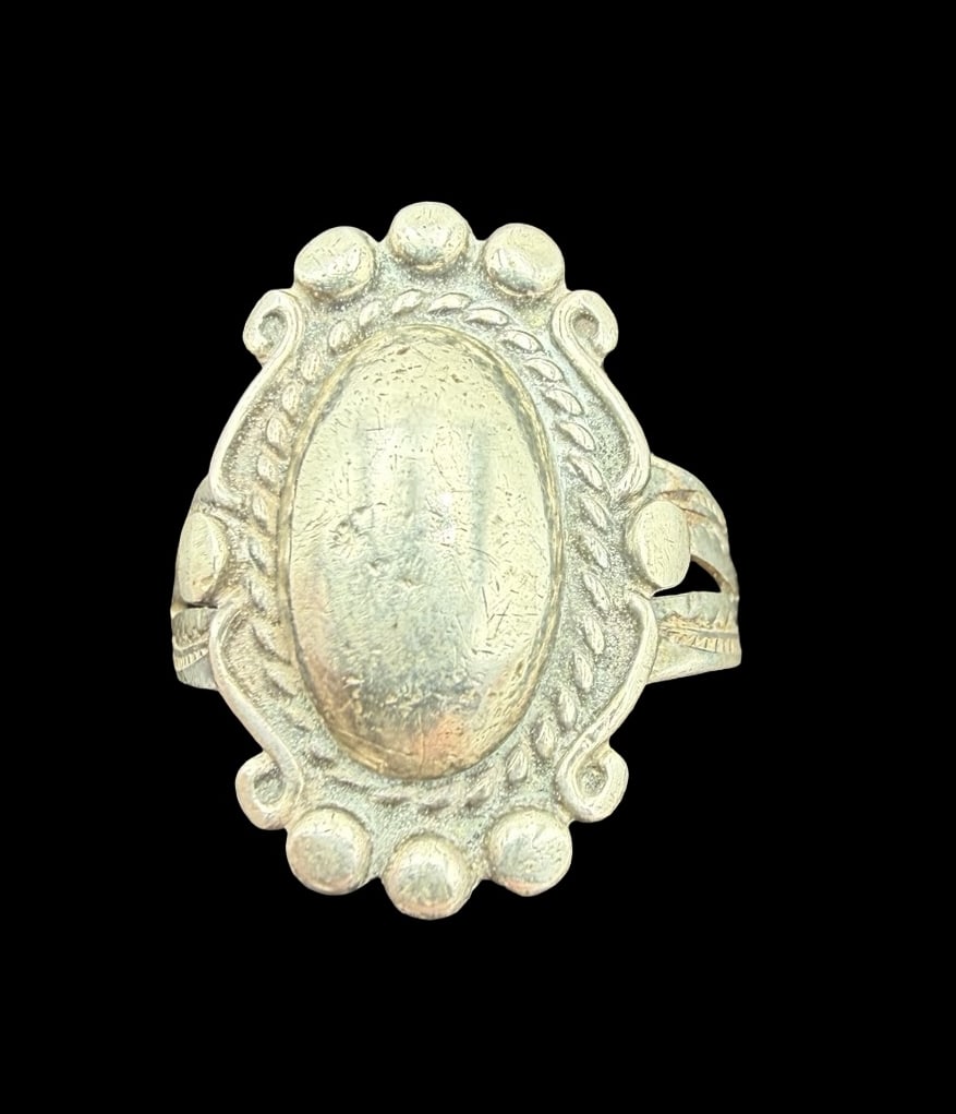 Amazing Ornate Vintage Sterling Silver Ring: Good vintage condition w/ patina and wear according to age and use, see pictures. Measures approx. 3/4" long and 1/2" wide and weighs ca. 6 grams. The ring is a size 6. Marked Sterling Silver.